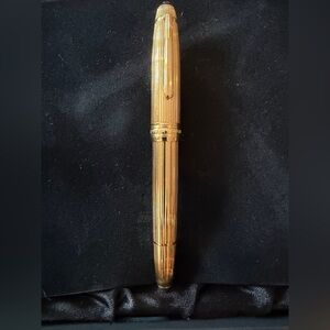 Montblanc Gold Fountain Pen with Guide